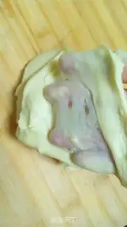 Make The yellow chicken squeezes bread step 2