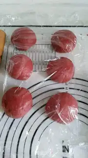 Make Red rose bread step 8