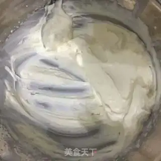 Make Mango heart cake step 3