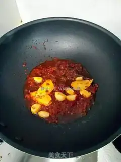 Make Roast chicken with red oil step 0