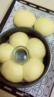 Make The yellow chicken squeezes bread step 10