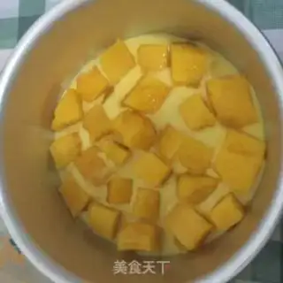 Make Mango heart cake step 7