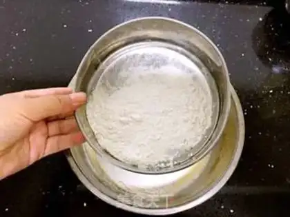 Make Mango lasagna cake step 2