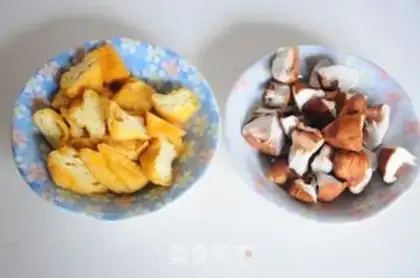 Make Three chickens in a dry pot step 2