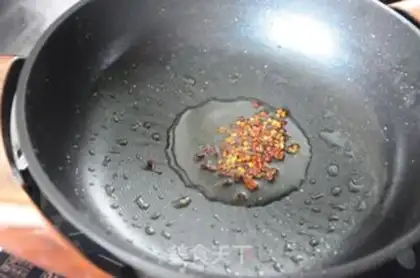 Make Three chickens in a dry pot step 8