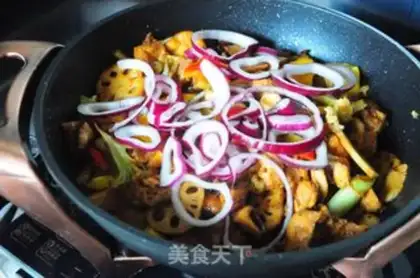 Make Three chickens in a dry pot step 13