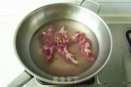 Make Chestnut bone soup step 0