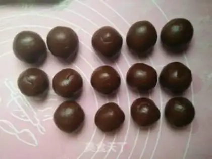Make A sweet chocolate cocoon croissant step 10