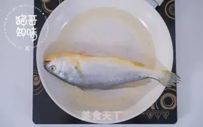 Make The yellowfish step 2
