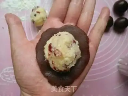 Make A sweet chocolate cocoon croissant step 11