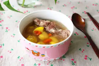 Make Chestnut bone soup step 4