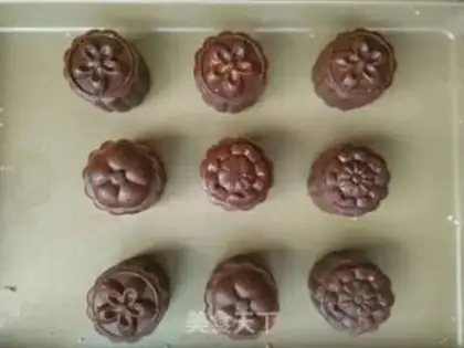 Make A sweet chocolate cocoon croissant step 14
