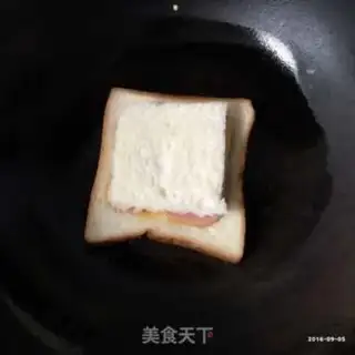 Make Egg ham cheese sandwich step 4