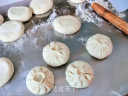 Make Big, loud meat buns step 5