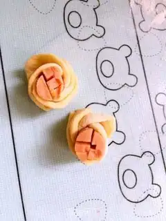 Make Yellow rose bread step 7