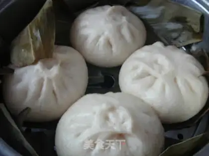 Make Big, loud meat buns step 7
