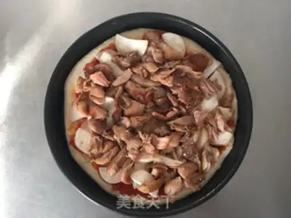 Make Black pepper chicken leg pizza step 16