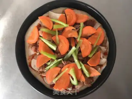 Make Black pepper chicken leg pizza step 17