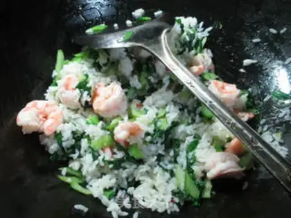Make Shrimp rice step 5