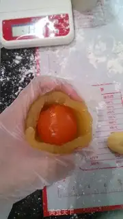Make The omelet moon cake step 3