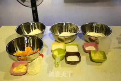 Make A different golden moon cake step 0