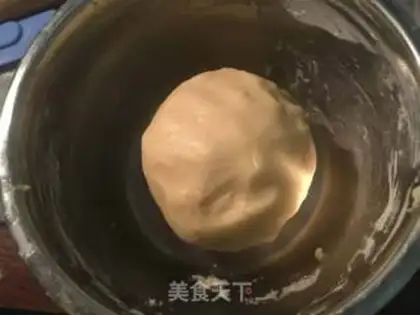 Make Hong Kong milk moon cake step 3