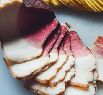 Make Sichuan pork with potatoes step 1