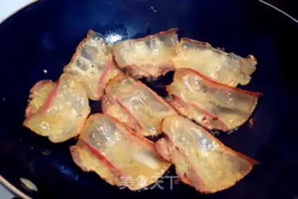 Make Sichuan pork with potatoes step 3