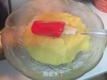 Make Hong Kong milk moon cake step 10