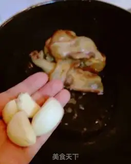 Make Sichuan pork with potatoes step 4