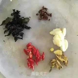 Make Spicy shrimp step 1
