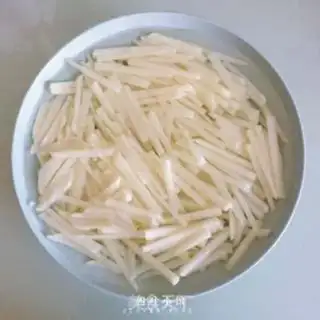 Make Spicy potatoes step 1