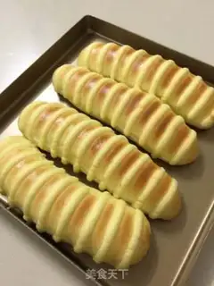 Make caterpillar bread step 15