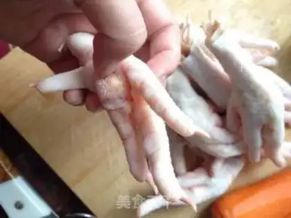 Make Sichuan wind claw step 0