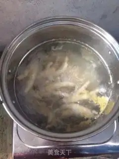 Make Sichuan wind claw step 1