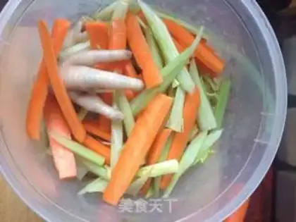 Make Sichuan wind claw step 3
