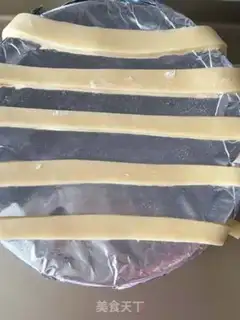 Make Autumn of Creative Bread step 5