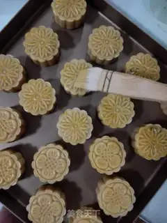 Make The cranberry mooncake step 6
