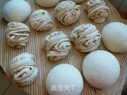 Make Onions of ham rolls step 10