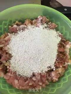 Make Hands on meatballs step 3