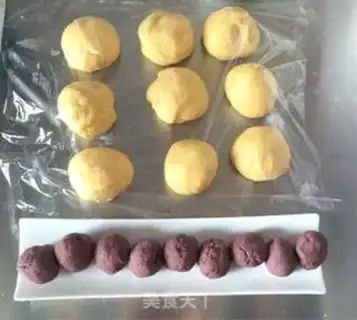 Make Autumn of Creative Bread step 20