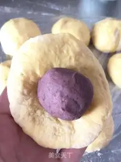 Make Autumn of Creative Bread step 21