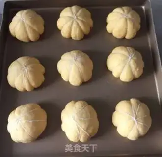 Make Autumn of Creative Bread step 24