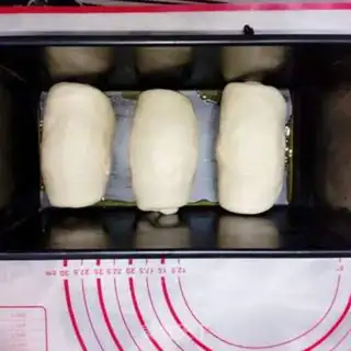 Make Yogurt almond buns and yogurt bean toast step 7