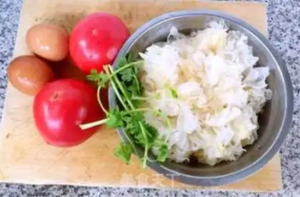 Make A silver ear soup for tomato eggs step 0