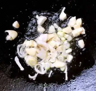 Make A silver ear soup for tomato eggs step 2