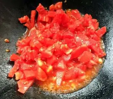 Make A silver ear soup for tomato eggs step 3