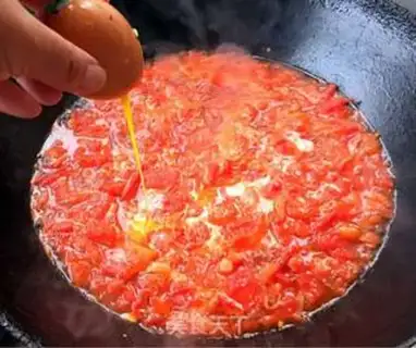 Make A silver ear soup for tomato eggs step 6