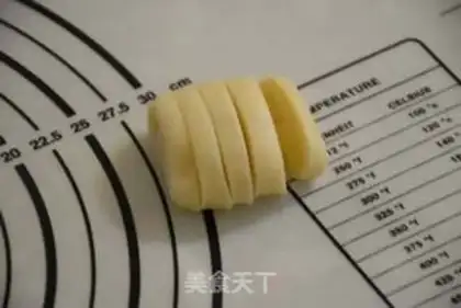 Make The embroidery step 15