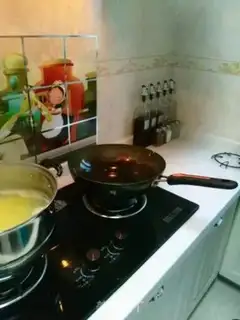 Make Tomato fried eggs step 4